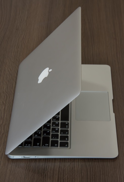 Apple computer macbook
